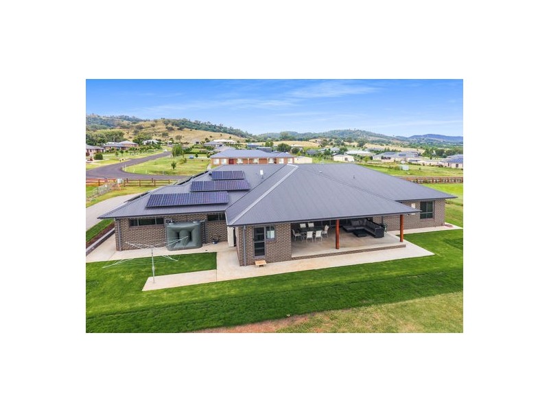 5 Benandarah Court, Tamworth NSW 2340