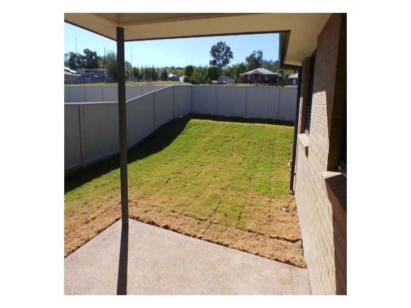 39 Tulipwood Crescent, Tamworth NSW 2340