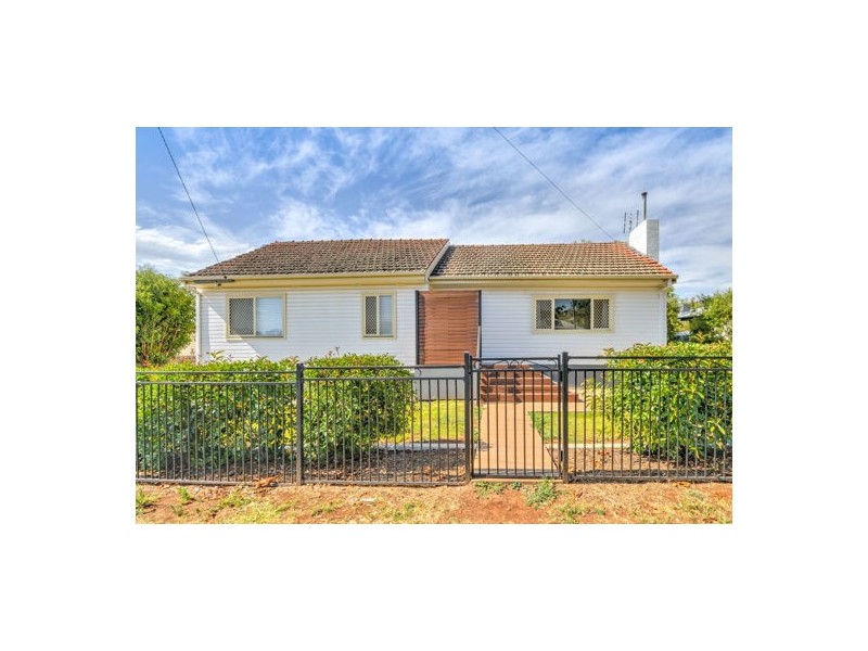 112 Piper Street, Tamworth NSW 2340