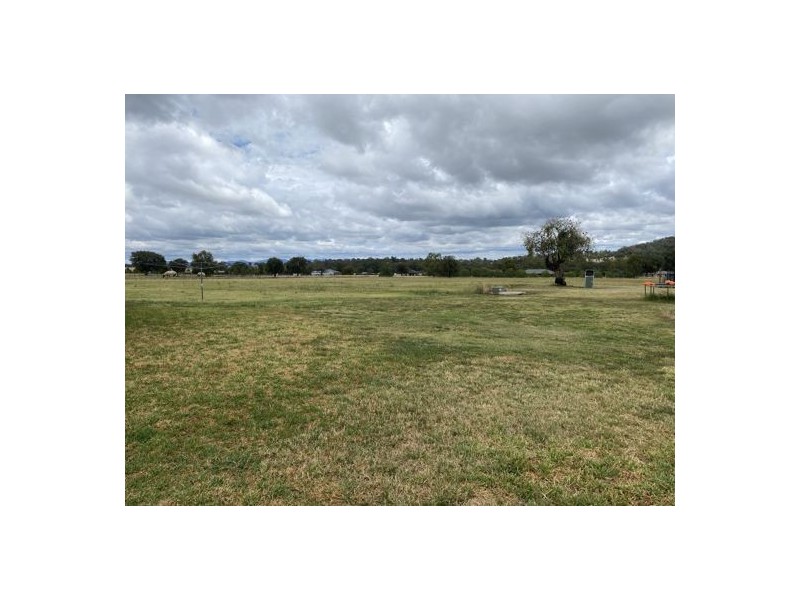 5 Woodswallow Close, Tamworth NSW 2340