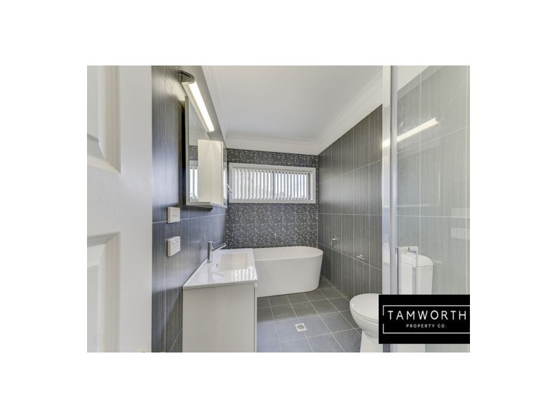 1/9 Wollemi Close, Tamworth NSW 2340