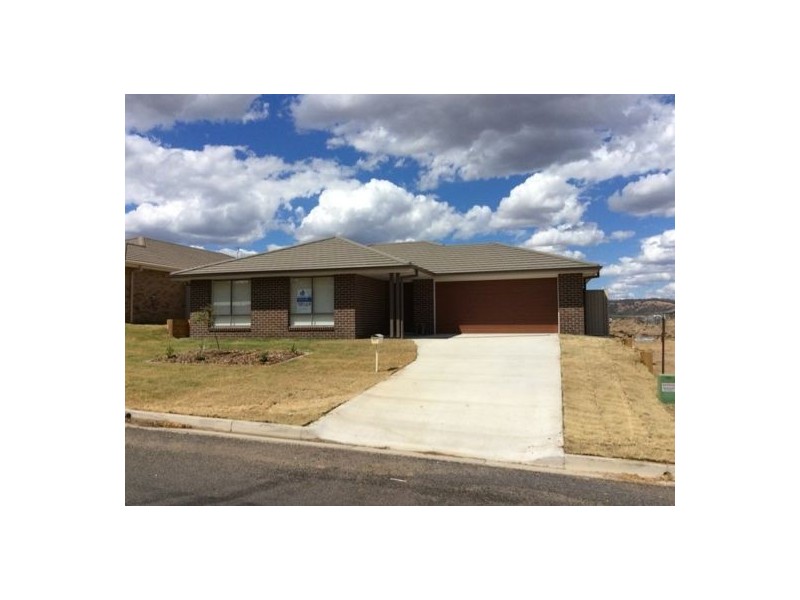 63 Denman Ave, Kootingal NSW 2352