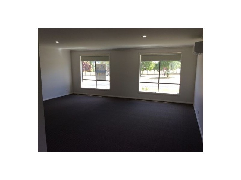 63 Denman Ave, Kootingal NSW 2352