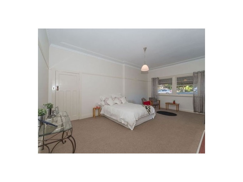 123 Upper Street, Tamworth NSW 2340