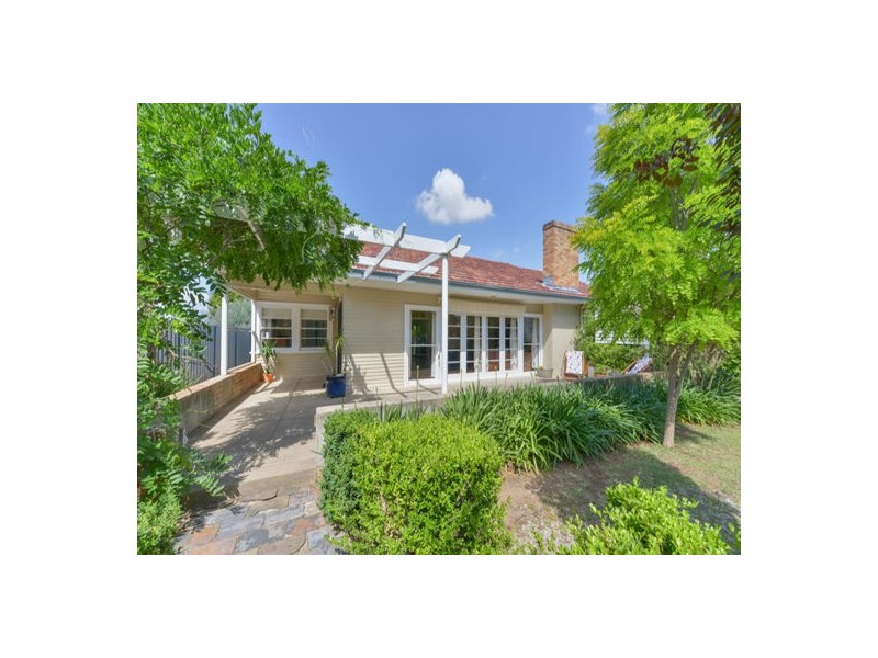 83 Rawson Avenue, Tamworth NSW 2340