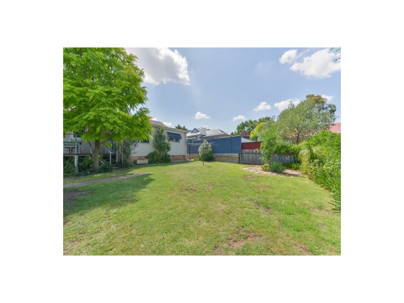 83 Rawson Avenue, Tamworth NSW 2340