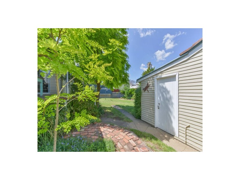 83 Rawson Avenue, Tamworth NSW 2340