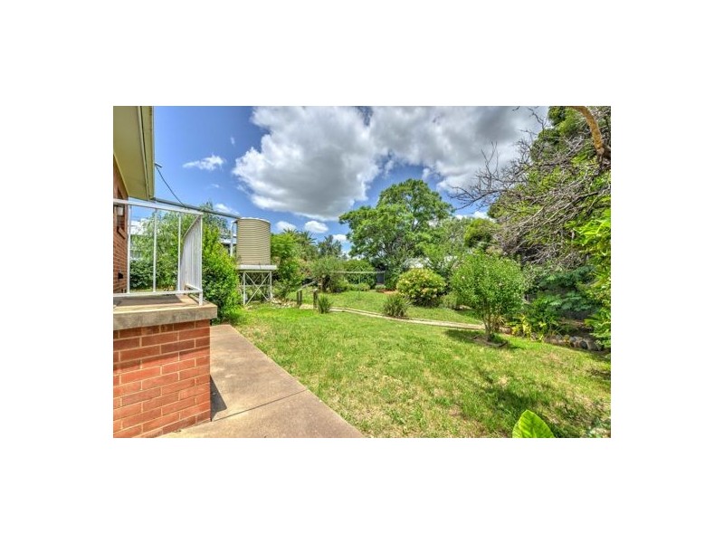 123 Upper Street, Tamworth NSW 2340