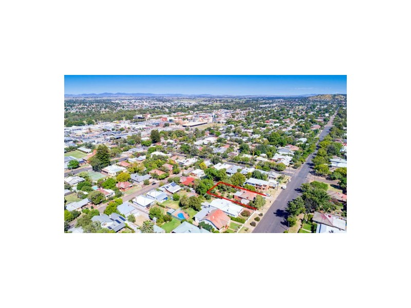 123 Upper Street, Tamworth NSW 2340