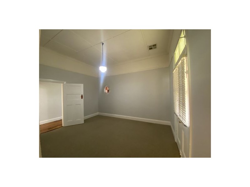 107 Carthage Street, Tamworth NSW 2340