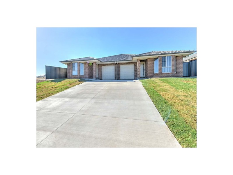 1/5 Francis Ave, Tamworth NSW 2340