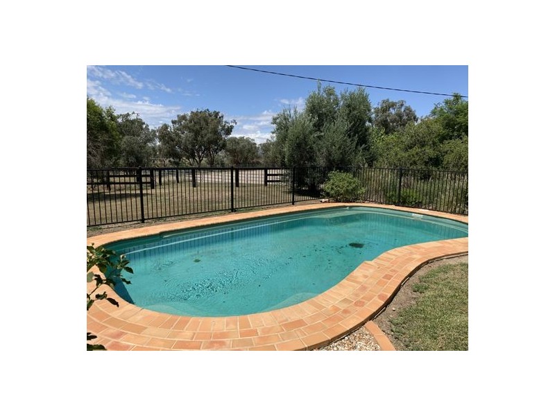 5 Oakley Road, Tamworth NSW 2340