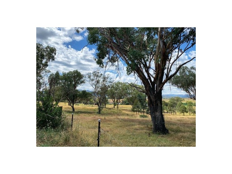 5 Oakley Road, Tamworth NSW 2340