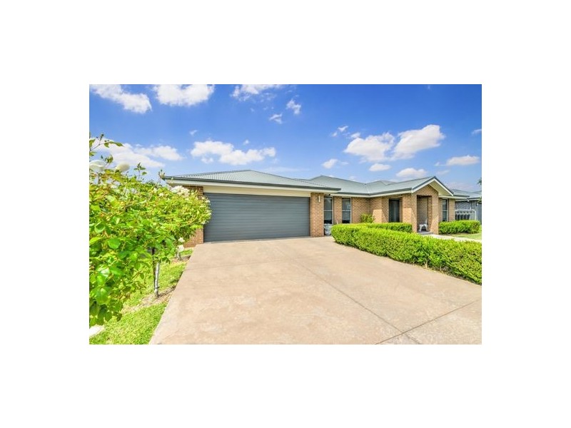 7 Semillon Drive, Tamworth NSW 2340