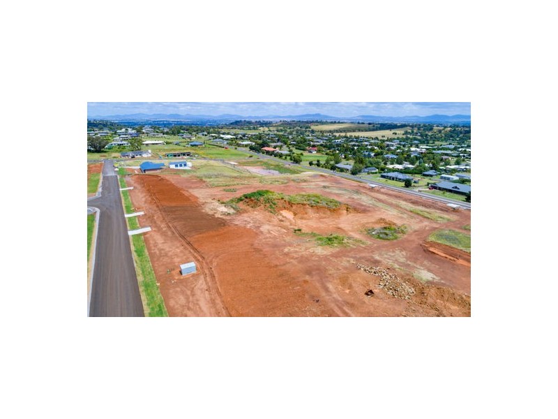 12 Barakula Drive, Moore Creek NSW 2340