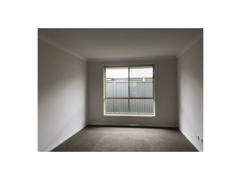 8 Barber Street, Kootingal NSW 2352