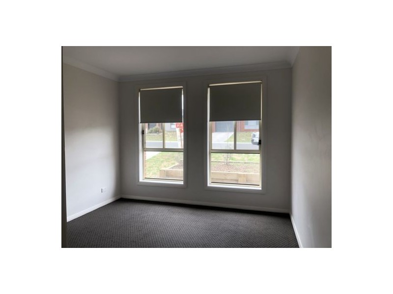 8 Barber Street, Kootingal NSW 2352