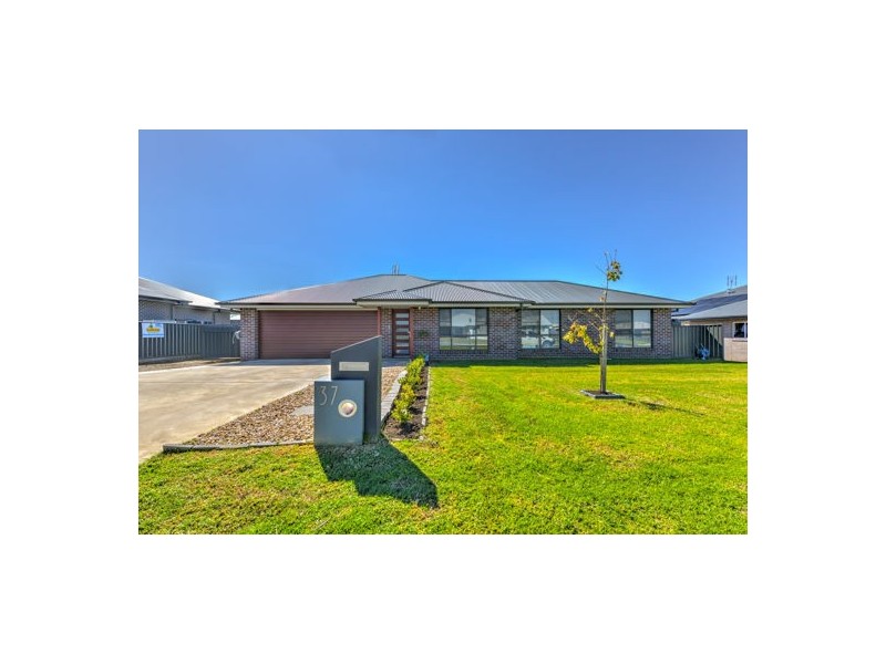 37 Mulga Place, Tamworth NSW 2340