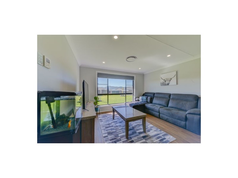 37 Mulga Place, Tamworth NSW 2340