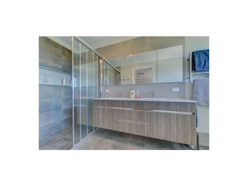 37 Mulga Place, Tamworth NSW 2340