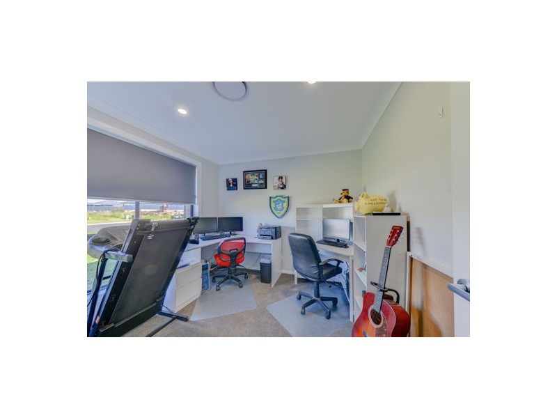 37 Mulga Place, Tamworth NSW 2340