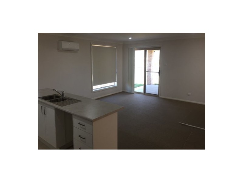 32 Reginald Drive, Tamworth NSW 2340