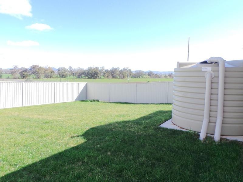 44 Tulipwood Cresent, Tamworth NSW 2340