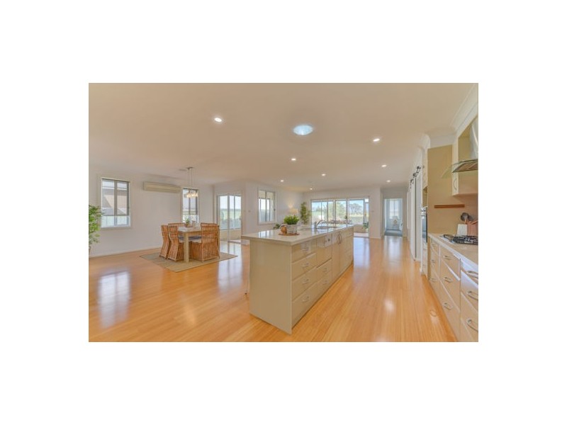 24 Peak Drive, Tamworth NSW 2340