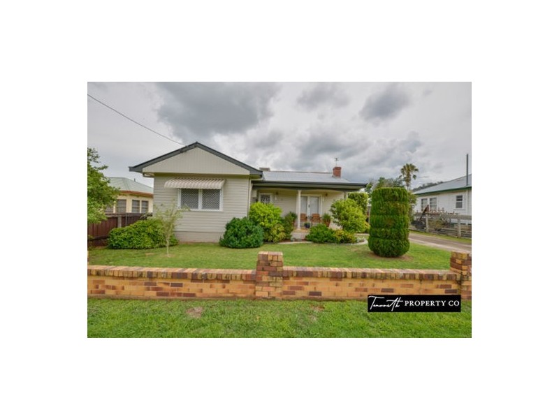 80 Piper Street, Tamworth NSW 2340