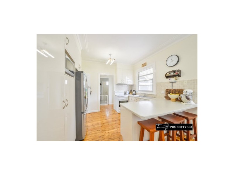 80 Piper Street, Tamworth NSW 2340