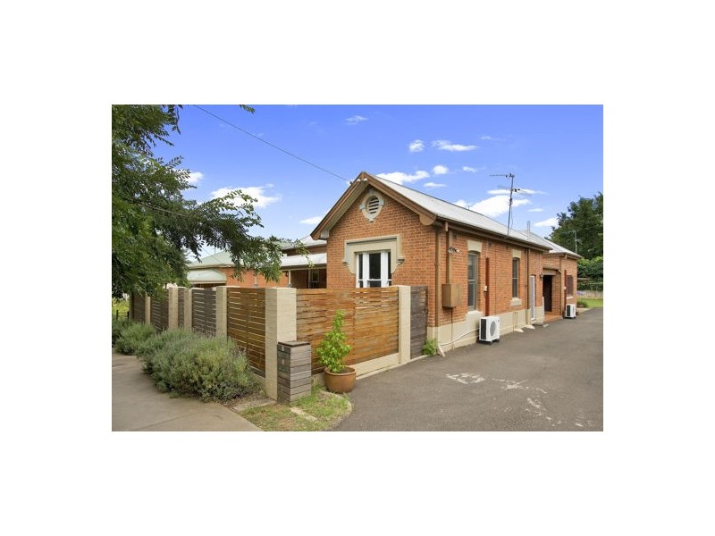 2/84 Fitzroy Street, Tamworth NSW 2340