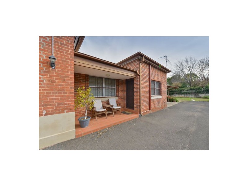 2/84 Fitzroy Street, Tamworth NSW 2340