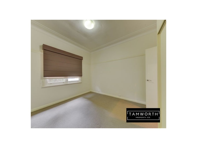 1 Douglas Avenue, Tamworth NSW 2340