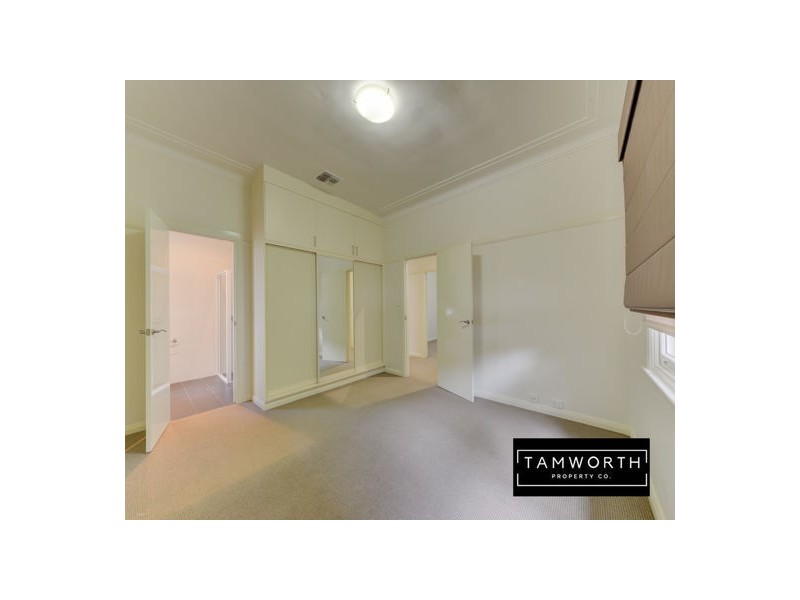 1 Douglas Avenue, Tamworth NSW 2340