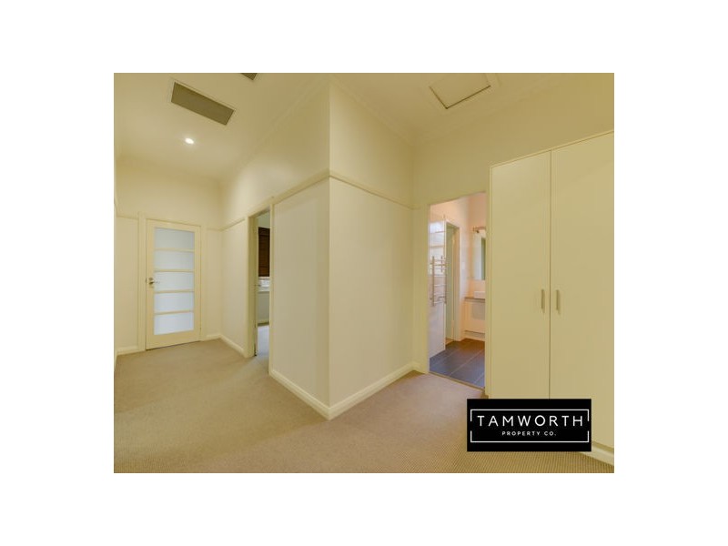 1 Douglas Avenue, Tamworth NSW 2340