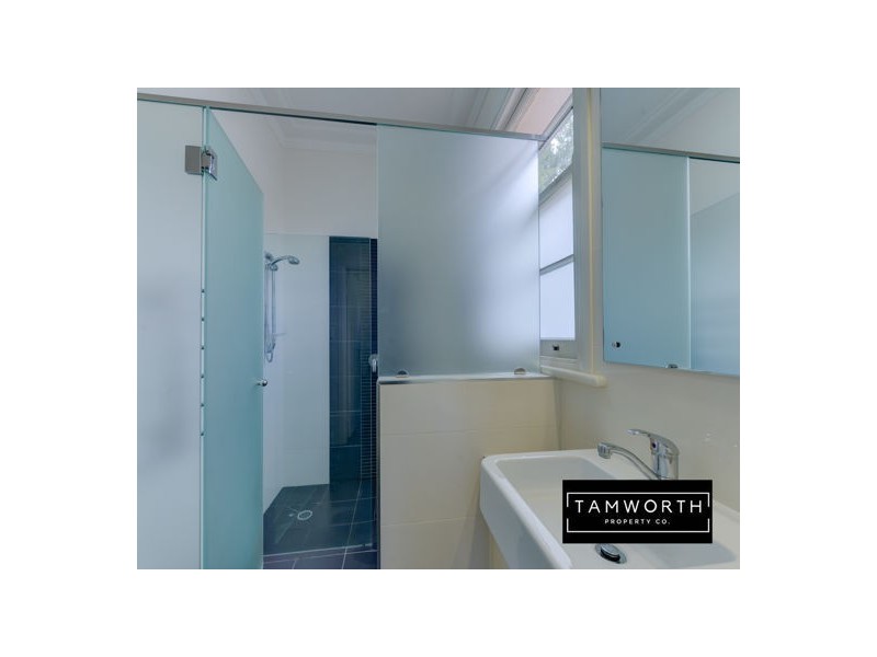 1 Douglas Avenue, Tamworth NSW 2340