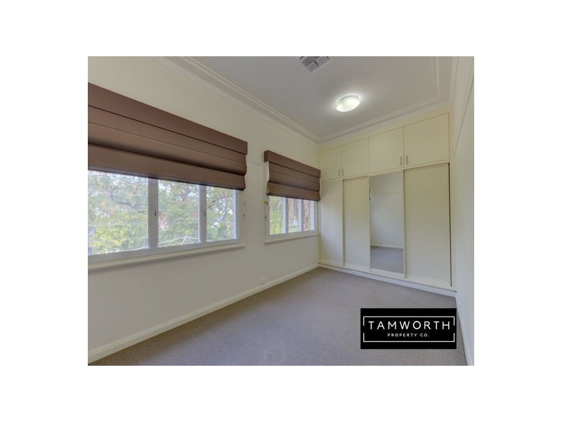 1 Douglas Avenue, Tamworth NSW 2340