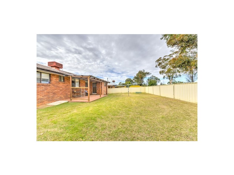 19 Waree Drive, Tamworth NSW 2340