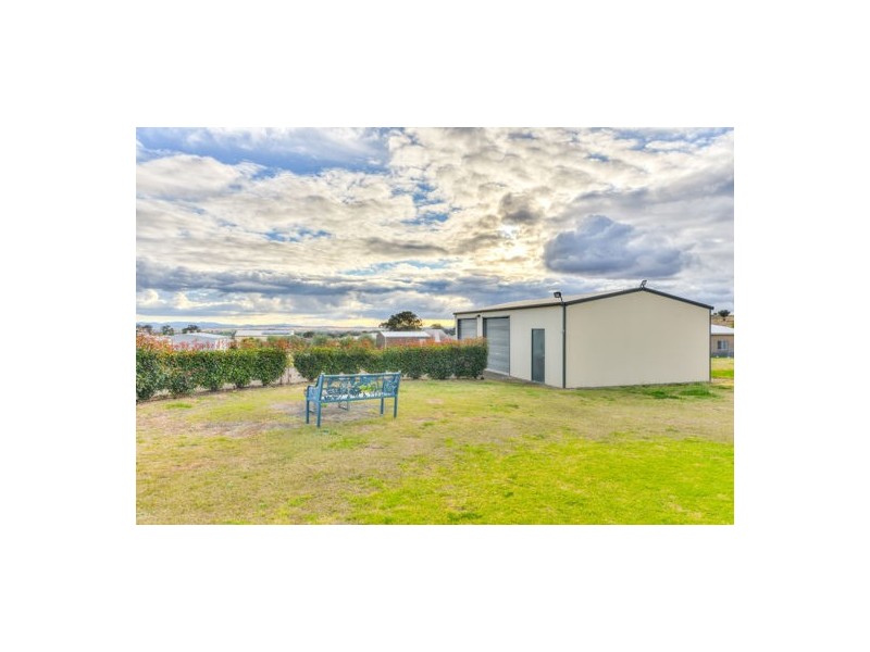 35 Windmill Drive, Tamworth NSW 2340