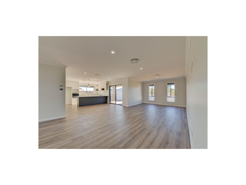 13 Palomino Place, Tamworth NSW 2340