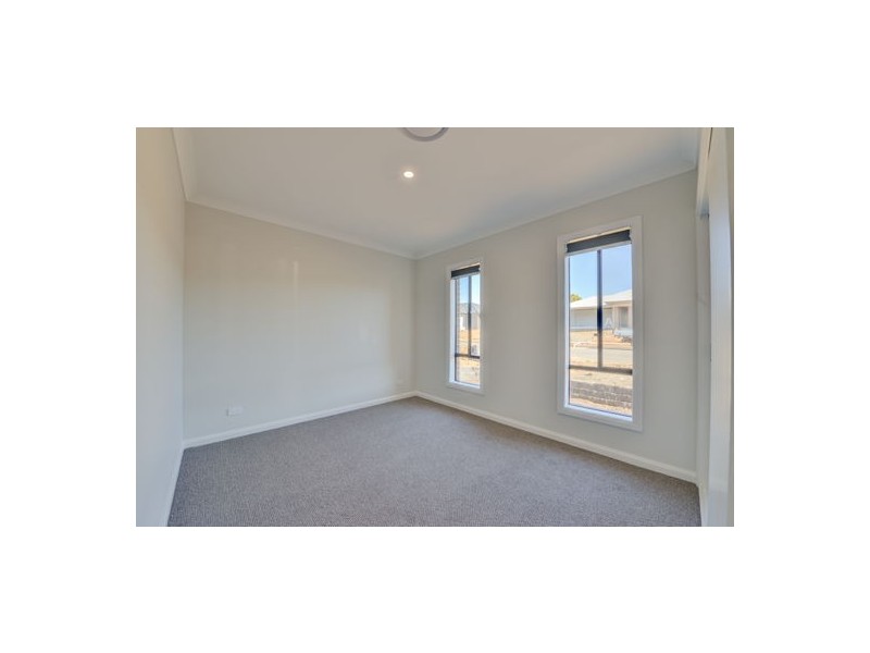 13 Palomino Place, Tamworth NSW 2340