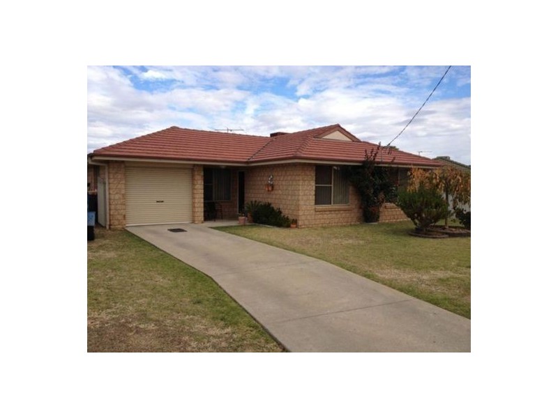 42 Southview Street, West Tamworth NSW 2340
