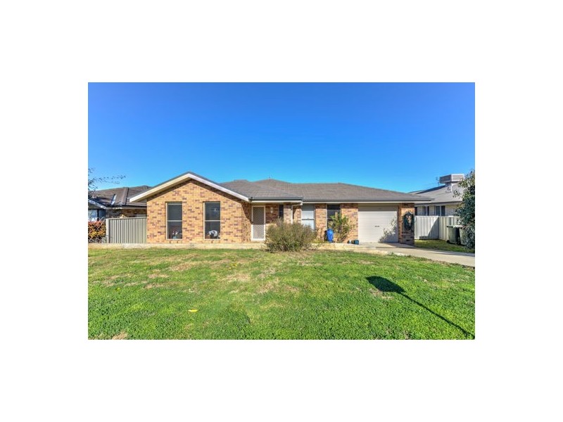 4A Lilly Pilly Court, Tamworth NSW 2340