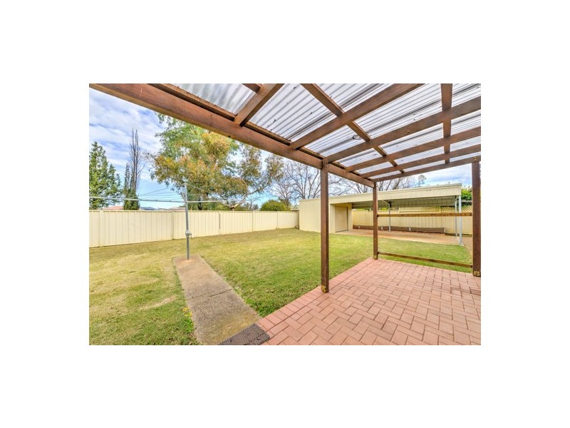 19 Waree Drive, Tamworth NSW 2340