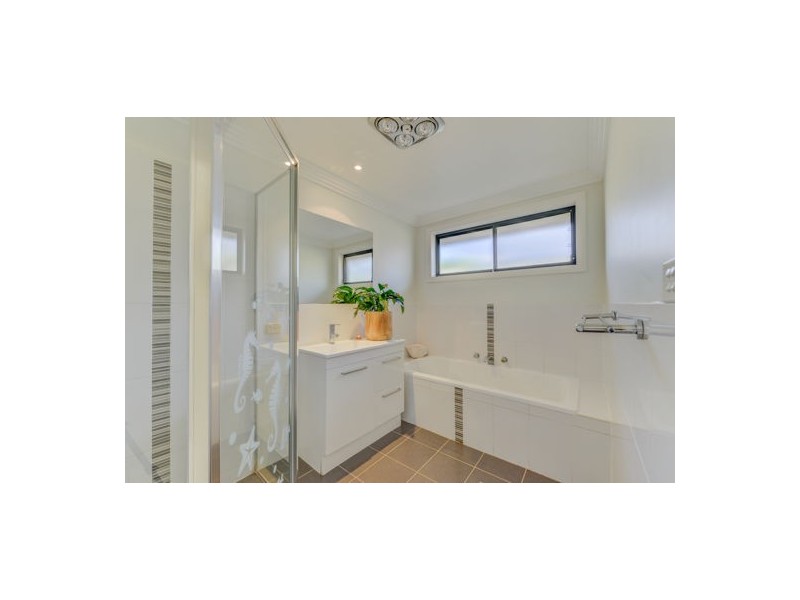 24 Rosella Avenue, Tamworth NSW 2340