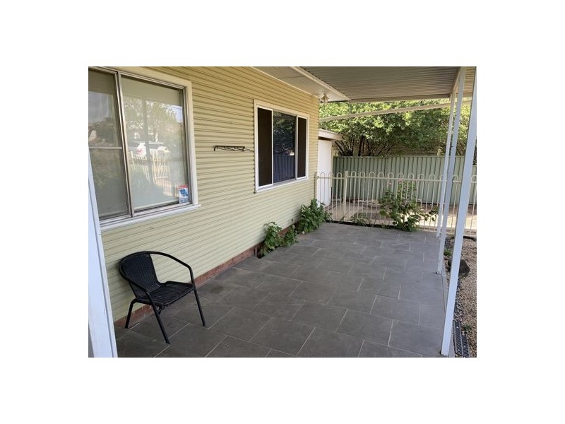 11 Hilton Street, Tamworth NSW 2340