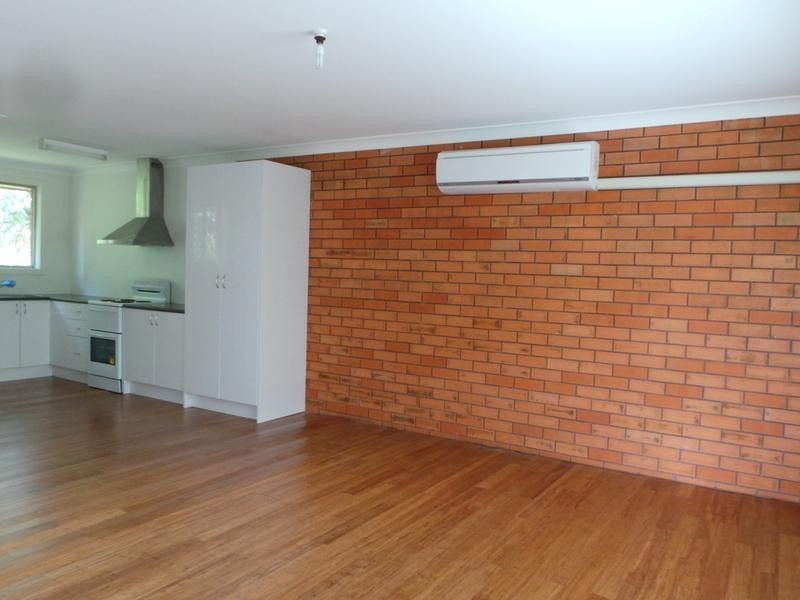 2/22 Harrier Parade, Tamworth NSW 2340