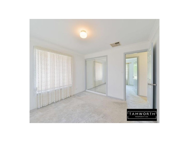 6 Leonora Crescent, Tamworth NSW 2340