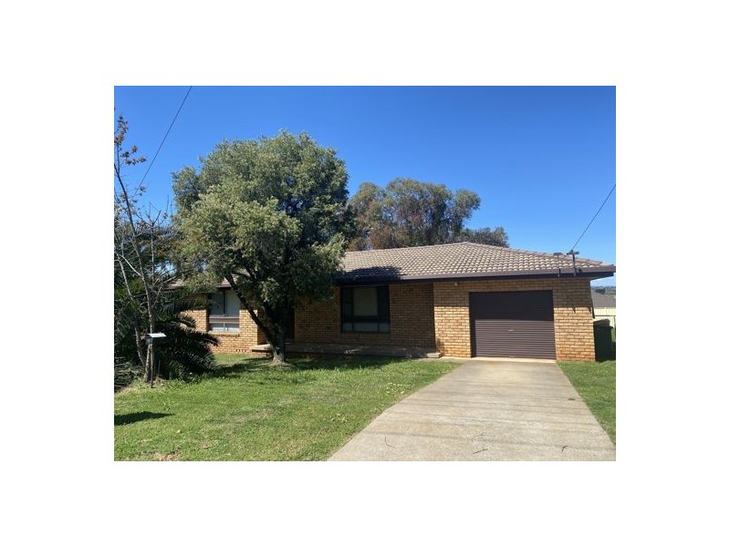 11 Graham Street, Tamworth NSW 2340