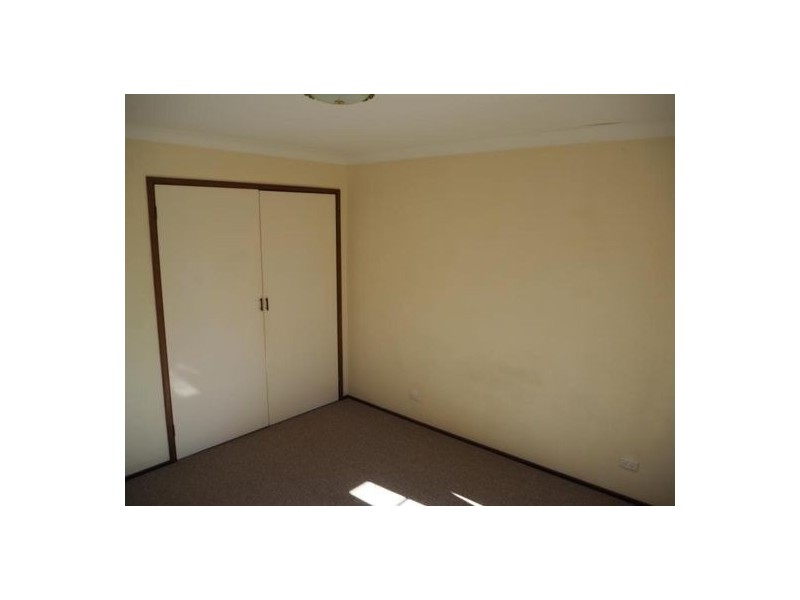 2/4 Illoura Street, Tamworth NSW 2340